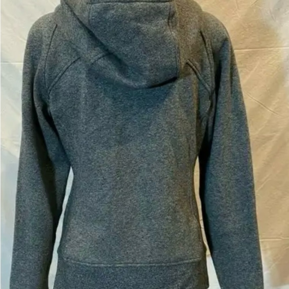 Gray Hooded Lululemon Long Sleeves sweater